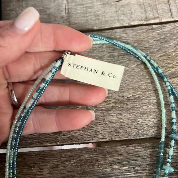 Beautiful 18” assorted Greens 3 Strand beaded necklace with accent stone- NWT - Picture 6 of 7